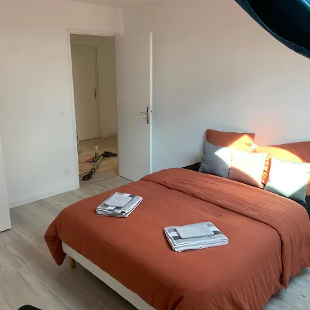 Tenjin 12 Guest house Bondy